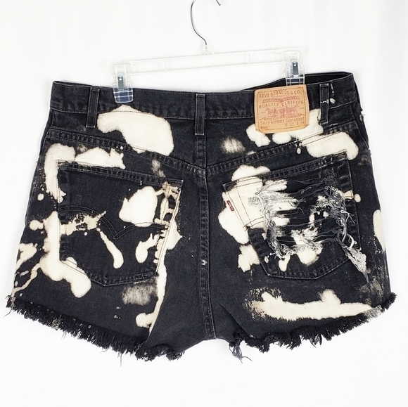 VINTAGE LEVI'S bleached high waisted jean shorts - Picture 4 of 7